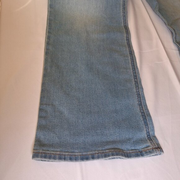 Old Navy Womens Jeans 18 Blue Mid Rise Wow Boot Cut Wash Denim - Picture 4 of 9